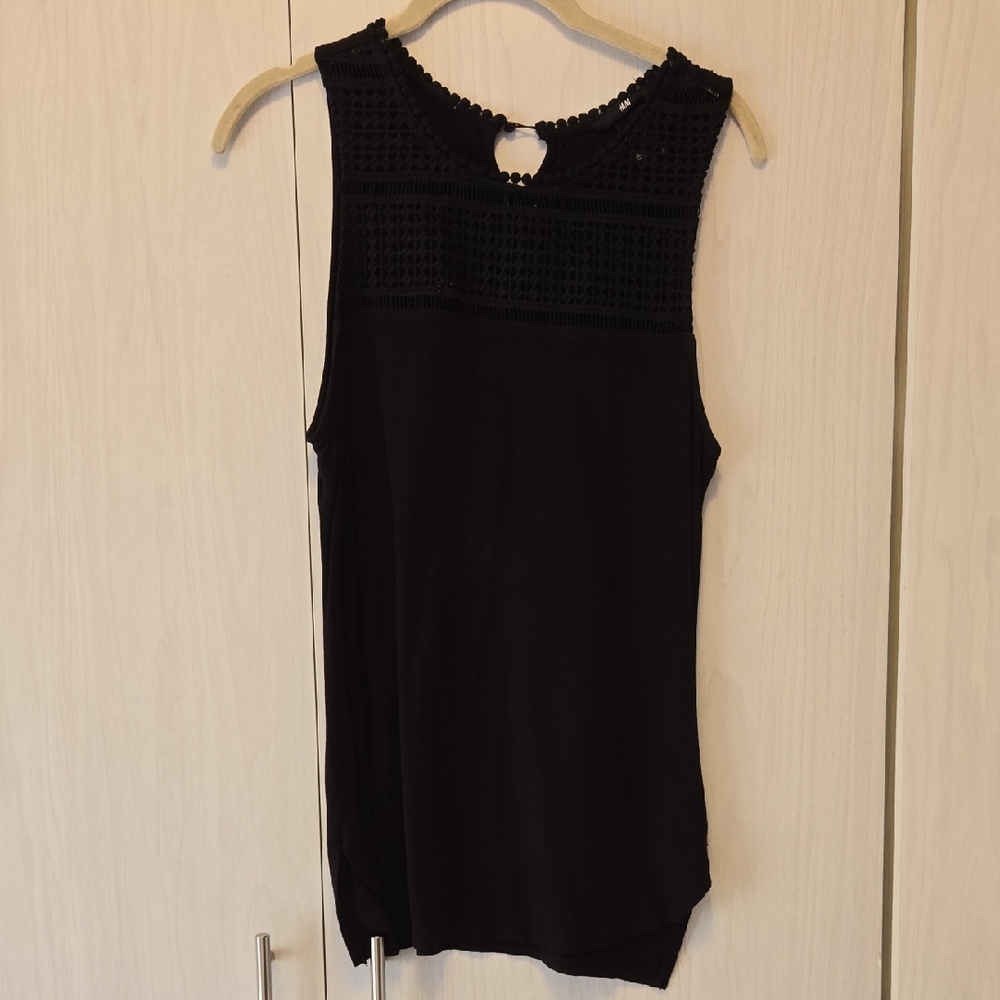 H&M Elegant Black Sleeveless Top With Lace